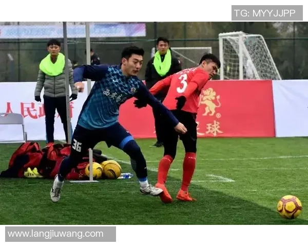 重庆足球队总决赛表现分析：经验与战术的完美结合